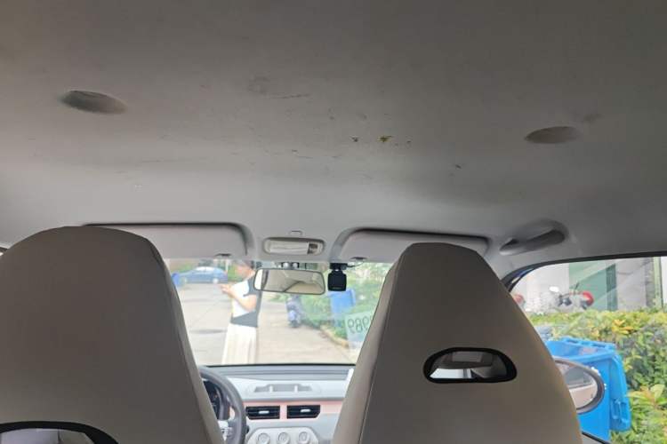Used Chery QQ Ice Cream 2022 170km Sundae Phosphate Lithium-Ion Headliner