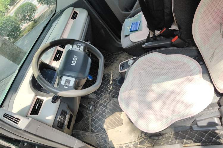 Used Chery QQ Ice Cream 2022 170km Sundae Phosphate Lithium-Ion Left Front Seat