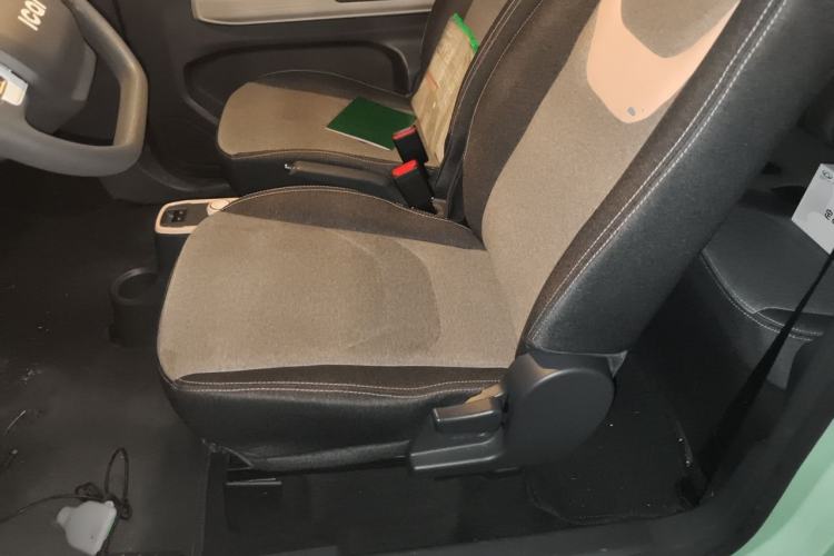 Used Chery QQ Ice Cream 2022 170km Sundae Phosphate Lithium-Ion Left Rear Seat