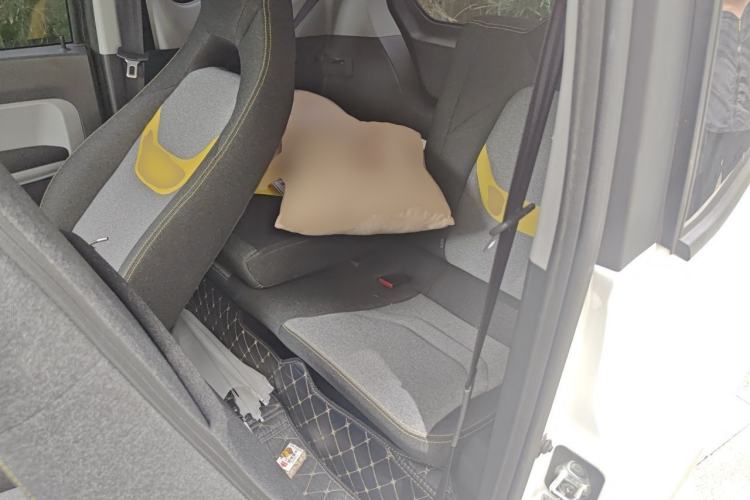 Used Chery QQ Ice Cream 2022 170km Sundae Phosphate Lithium-Ion Left Rear Seat