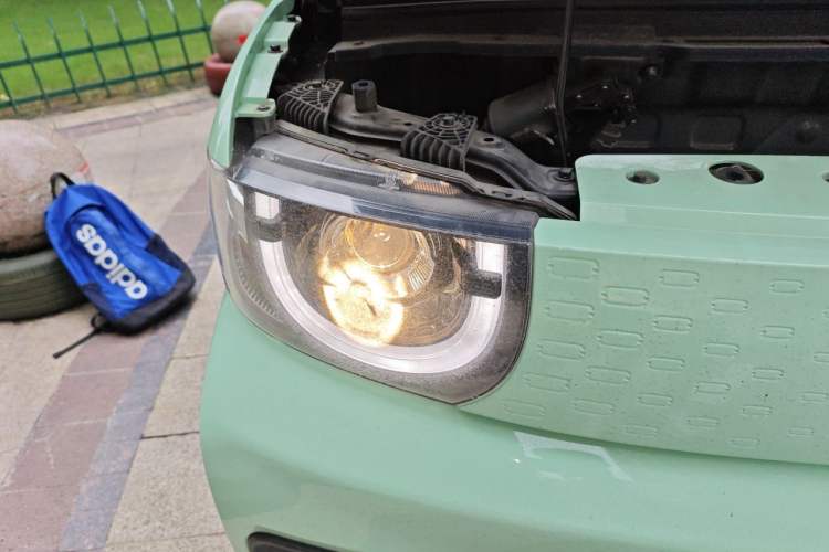 Used Chery QQ Ice Cream 2022 170km Sundae Phosphate Lithium-Ion Right Front Headlight