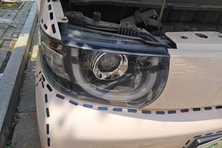 Used Chery QQ Ice Cream 2022 170km Sundae Phosphate Lithium-Ion Right Front Headlight