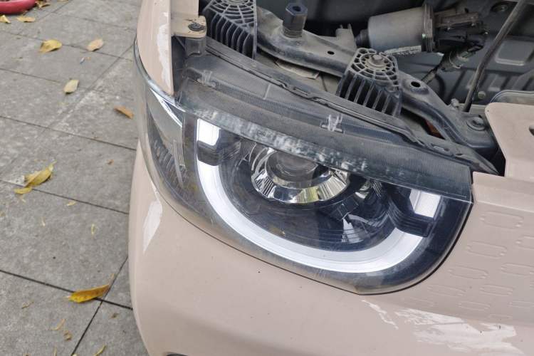 Used Chery QQ Ice Cream 2022 170km Sundae Phosphate Lithium-Ion Right Front Headlight