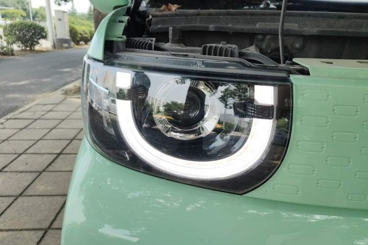 Used Chery QQ Ice Cream 2022 170km Sundae Phosphate Lithium-Ion Right Front Headlight