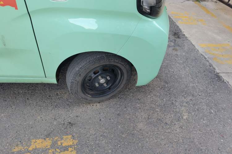 Used Chery QQ Ice Cream 2022 120km Conical Shape Lithium Iron Phosphate Right Front Wheel Hub