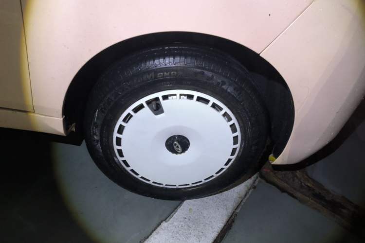 Used Chery QQ Ice Cream 2022 170km Sundae Phosphate Lithium-Ion Right Front Wheel Hub