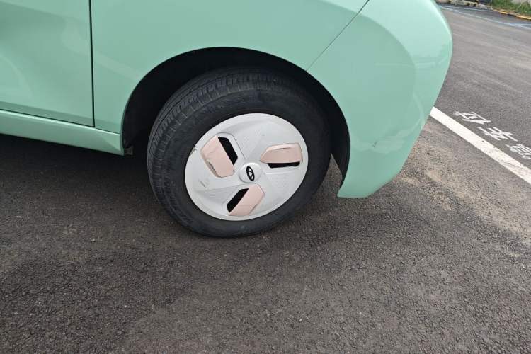 Used Chery QQ Ice Cream 2022 120km Conical Shape Lithium Iron Phosphate Right Front Wheel Hub