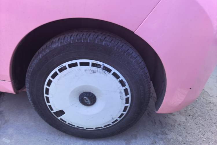 Used Chery QQ Ice Cream 2022 Taohuanxi Sweet Peach Edition Right Front Wheel Hub