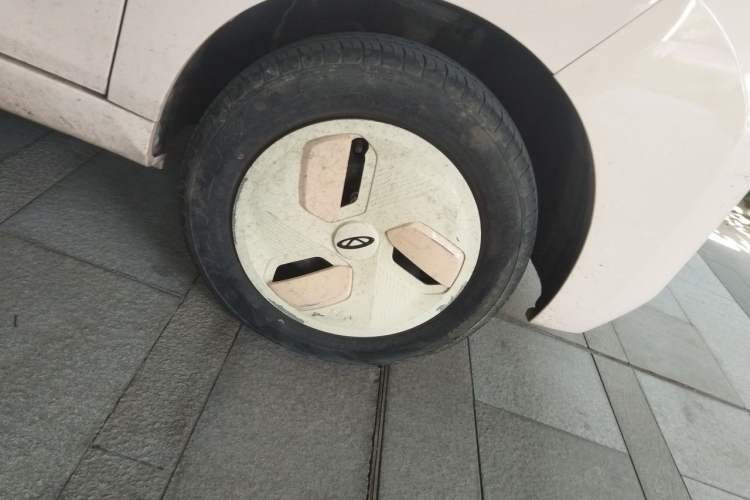Used Chery QQ Ice Cream 2022 120km Conical Shape Lithium Iron Phosphate Right Front Wheel Hub