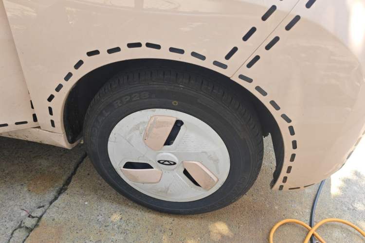 Used Chery QQ Ice Cream 2022 170km Sundae Phosphate Lithium-Ion Right Front Wheel Hub