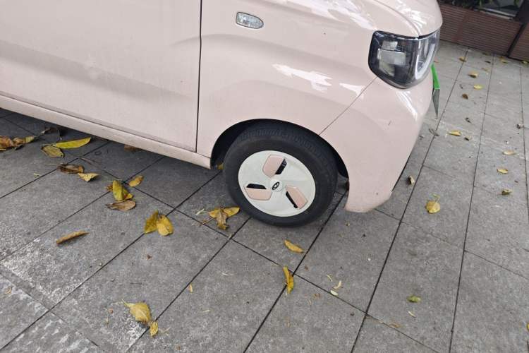 Used Chery QQ Ice Cream 2022 170km Sundae Phosphate Lithium-Ion Right Front Wheel Hub