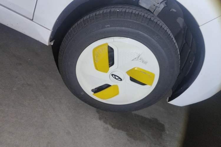 Used Chery QQ Ice Cream 2022 120km Conical Shape Lithium Iron Phosphate Right Front Wheel Hub