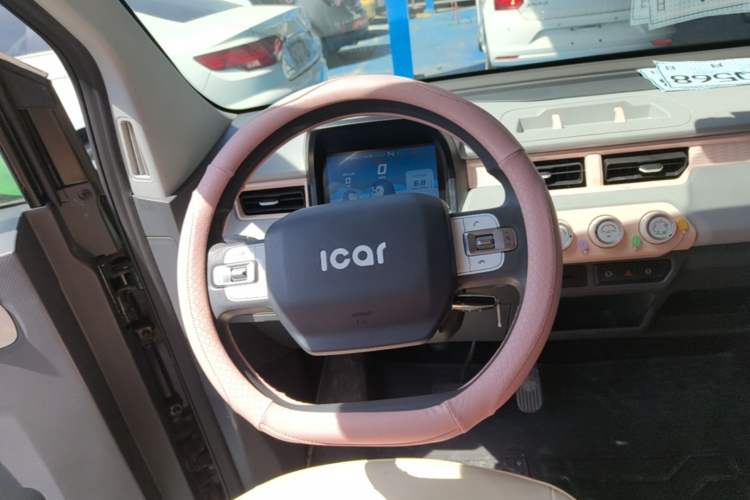 Used Chery QQ Ice Cream 2022 170km Sundae Phosphate Lithium-Ion Steering Wheel