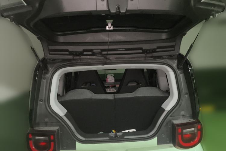 Used Chery QQ Ice Cream 2022 170km Sundae Phosphate Lithium-Ion Trunk
