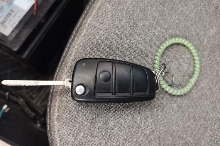 Used Chery QQ Ice Cream 2022 120km Conical Shape Lithium Iron Phosphate Vehicle Key