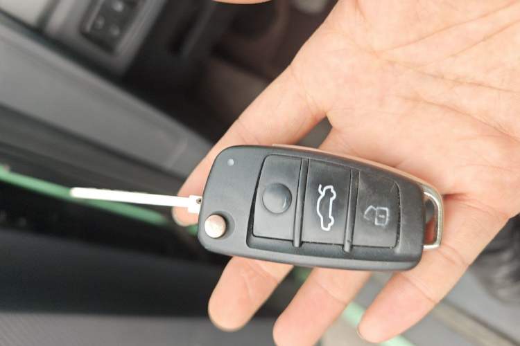 Used Chery QQ Ice Cream 2022 120km Conical Shape Lithium Iron Phosphate Vehicle Key