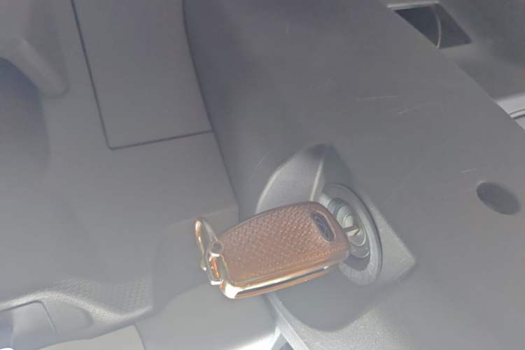 Used Chery QQ Ice Cream 2022 170km Sundae Phosphate Lithium-Ion Vehicle Key