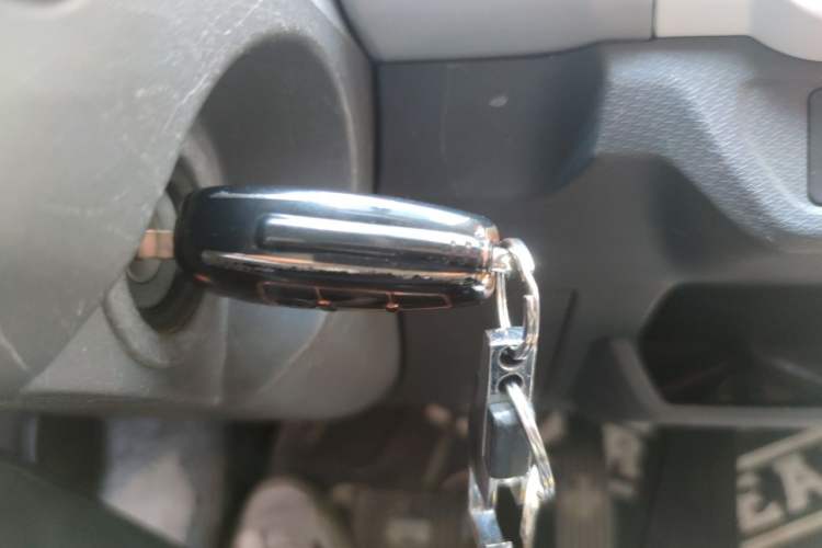 Used Chery QQ Ice Cream 2022 170km Sundae Phosphate Lithium-Ion Vehicle Key