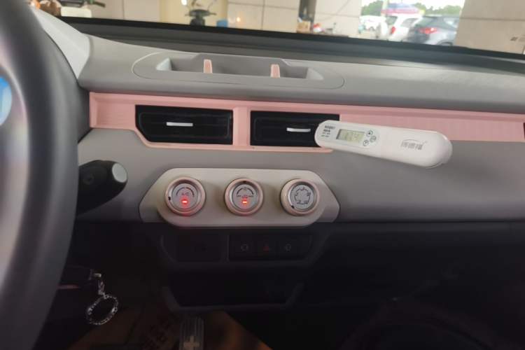 Used Chery QQ Ice Cream 2022 170km Sundae Phosphate Lithium-Ion Audio And AC Panel