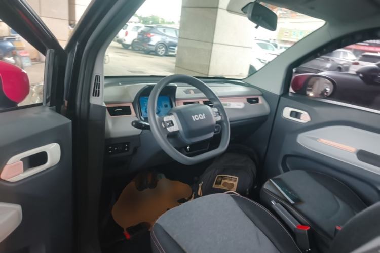 Used Chery QQ Ice Cream 2022 170km Sundae Phosphate Lithium-Ion Center Console