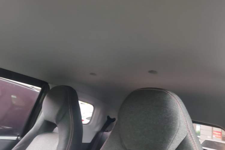 Used Chery QQ Ice Cream 2022 170km Sundae Phosphate Lithium-Ion Headliner