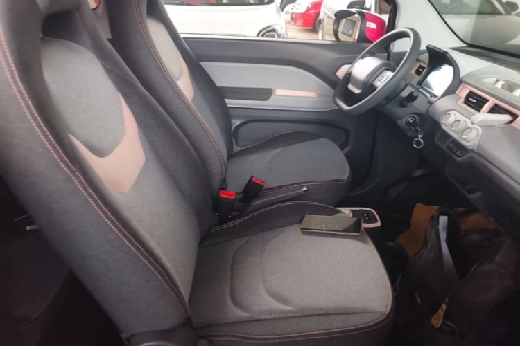 Used Chery QQ Ice Cream 2022 170km Sundae Phosphate Lithium-Ion Right Front Seat