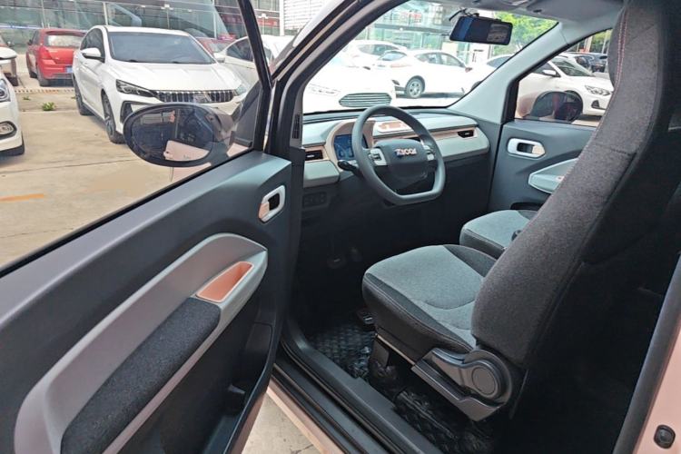 Used Chery QQ Ice Cream 2022 170km Sundae Phosphate Lithium-Ion Driver Seat