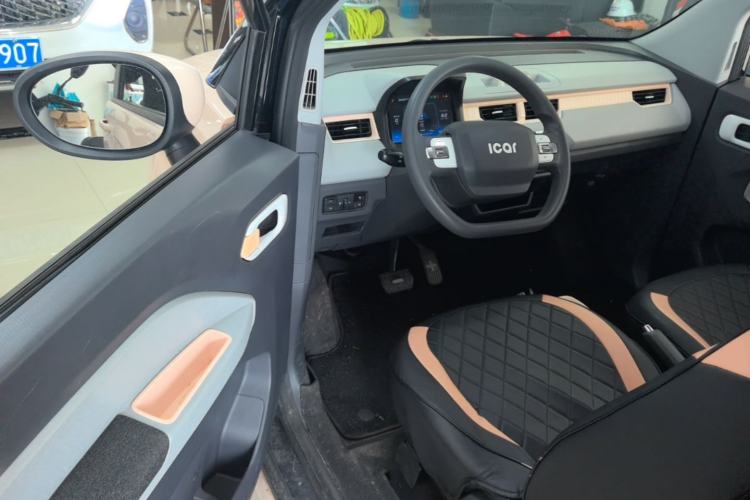 Used Chery QQ Ice Cream 2022 170km Sundae Phosphate Lithium-Ion Driver Seat