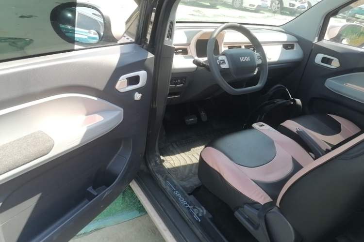 Used Chery QQ Ice Cream 2022 170km Sundae Phosphate Lithium-Ion Driver Seat