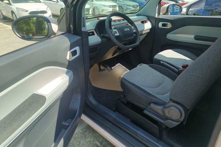 Used Chery QQ Ice Cream 2022 170km Sundae Phosphate Lithium-Ion Driver Seat