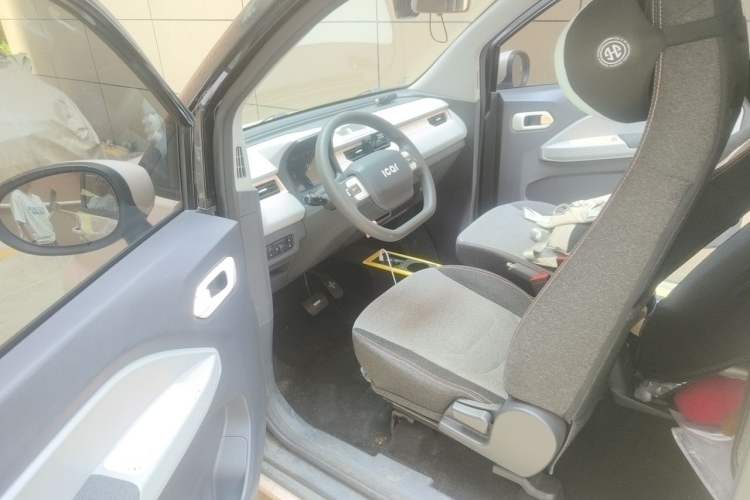 Used Chery QQ Ice Cream 2022 170km Sundae Phosphate Lithium-Ion Driver Seat