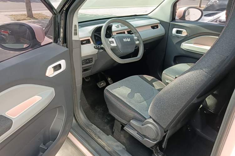 Used Chery QQ Ice Cream 2022 170km Sundae Phosphate Lithium-Ion Driver Seat