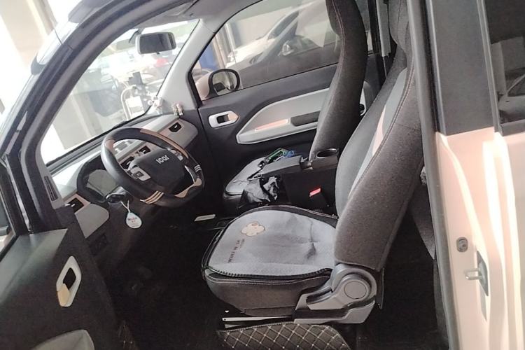 Used Chery QQ Ice Cream 2022 170km Sundae Phosphate Lithium-Ion Driver Seat