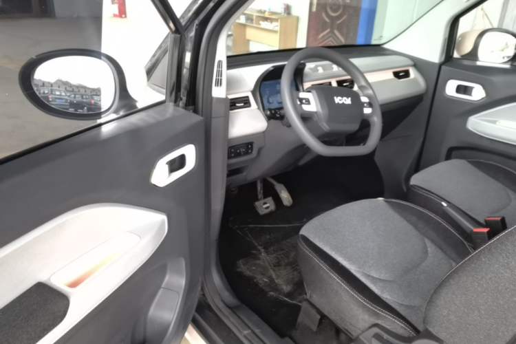Used Chery QQ Ice Cream 2022 170km Sundae Phosphate Lithium-Ion Driver Seat