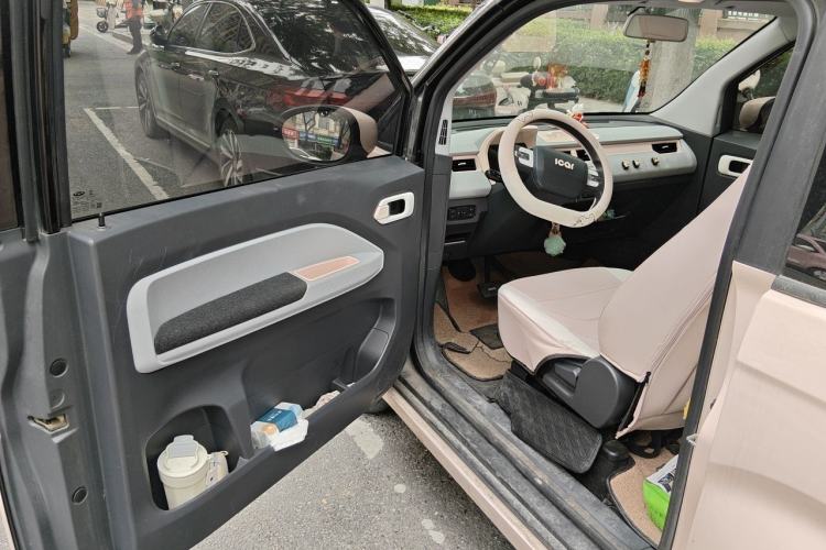 Used Chery QQ Ice Cream 2022 120km Conical Shape Lithium Iron Phosphate Driver Seat