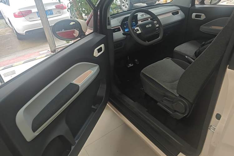 Used Chery QQ Ice Cream 2022 120km Conical Shape Lithium Iron Phosphate Driver Seat