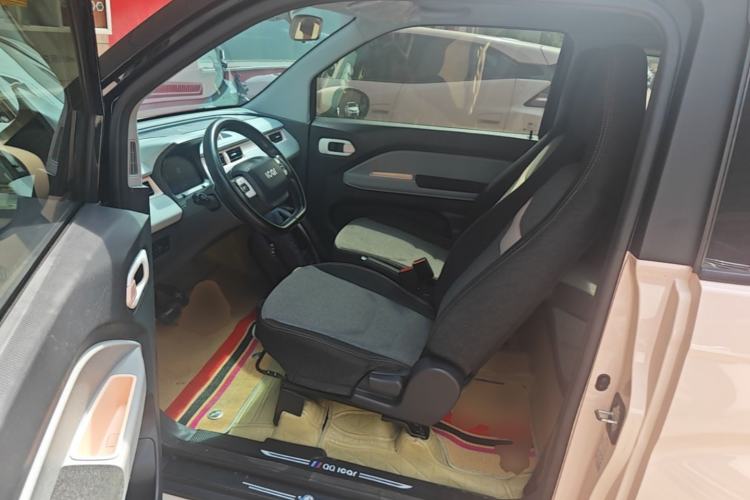 Used Chery QQ Ice Cream 2022 120km Conical Shape Lithium Iron Phosphate Driver Seat