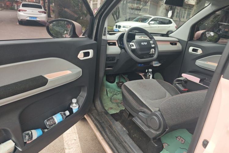 Used Chery QQ Ice Cream 2022 120km Conical Shape Lithium Iron Phosphate Driver Seat