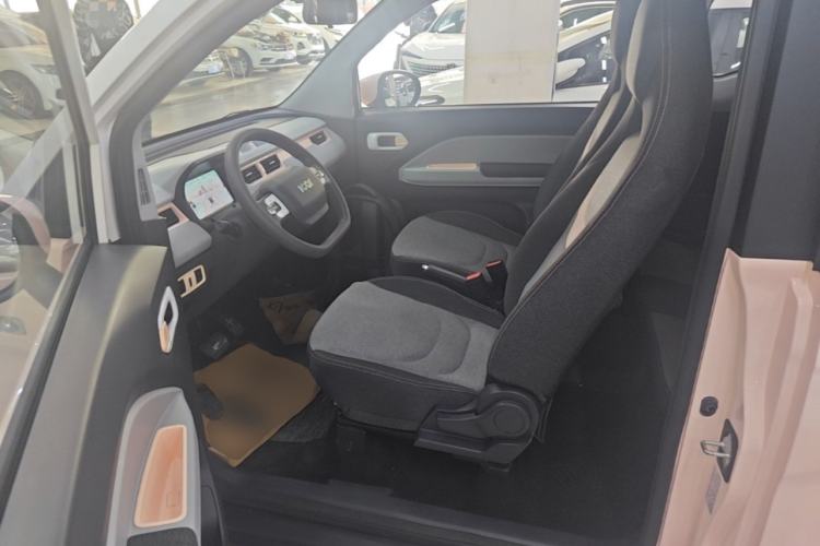 Used Chery QQ Ice Cream 2022 170km Sundae Phosphate Lithium-Ion Driver Seat