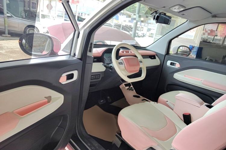 Used Chery QQ Ice Cream 2022 Taohuanxi Fragrant Peach Model Driver Seat