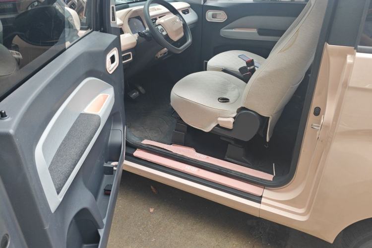 Used Chery QQ Ice Cream 2022 120km Conical Shape Lithium Iron Phosphate Driver Seat