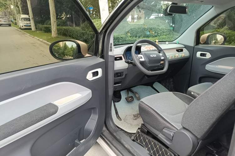 Used Chery QQ Ice Cream 2022 170km Sundae Phosphate Lithium-Ion Driver Seat