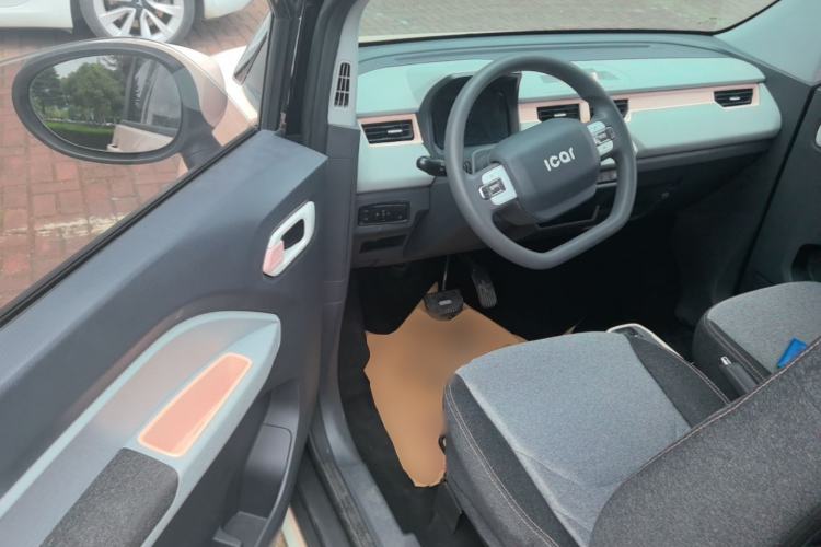 Used Chery QQ Ice Cream 2022 120km Conical Shape Lithium Iron Phosphate Driver Seat
