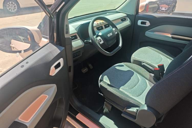 Used Chery QQ Ice Cream 2022 170km Sundae Phosphate Lithium-Ion Driver Seat