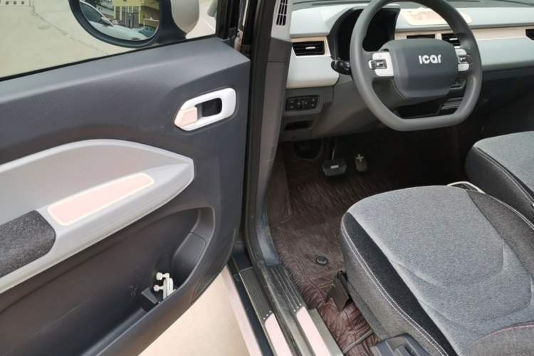 Used Chery QQ Ice Cream 2022 170km Sundae Phosphate Lithium-Ion Driver Seat