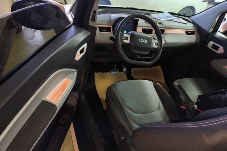 Used Chery QQ Ice Cream 2022 170km Sundae Phosphate Lithium-Ion Driver Seat