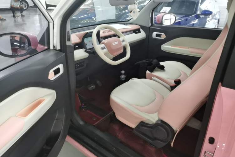 Used Chery QQ Ice Cream 2022 Taohuanxi Sweet Peach Edition Driver Seat