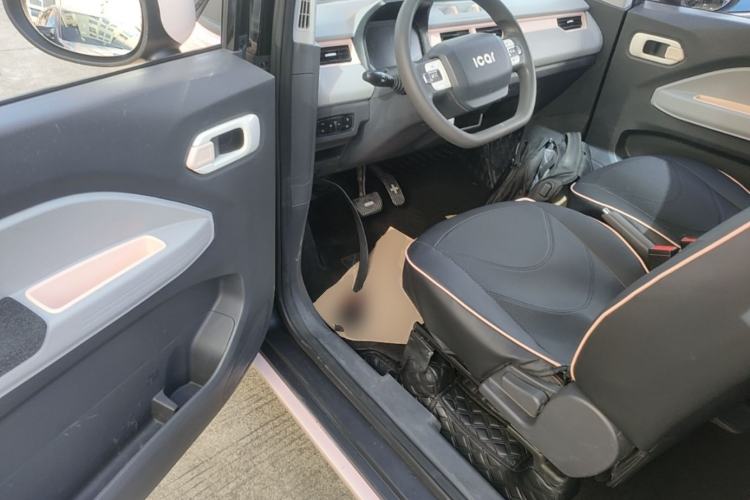 Used Chery QQ Ice Cream 2022 170km Sundae Phosphate Lithium-Ion Driver Seat