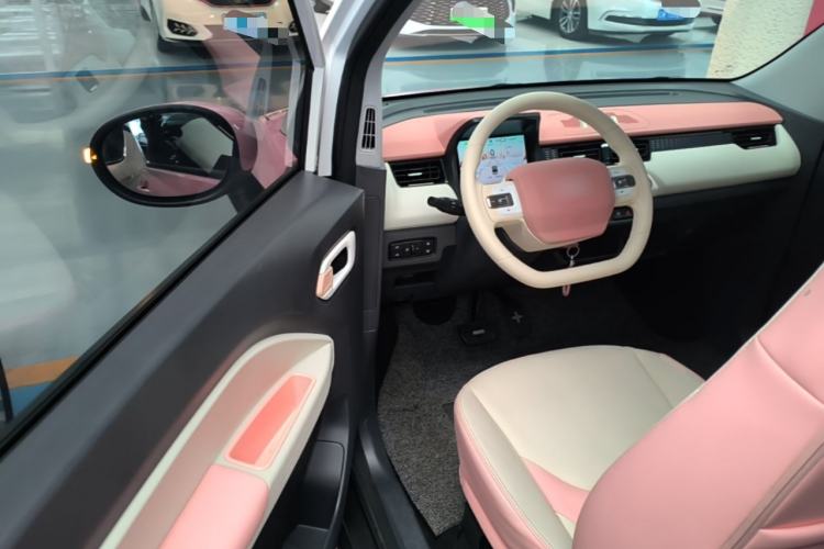 Used Chery QQ Ice Cream 2022 Taohuanxi Fragrant Peach Model Driver Seat