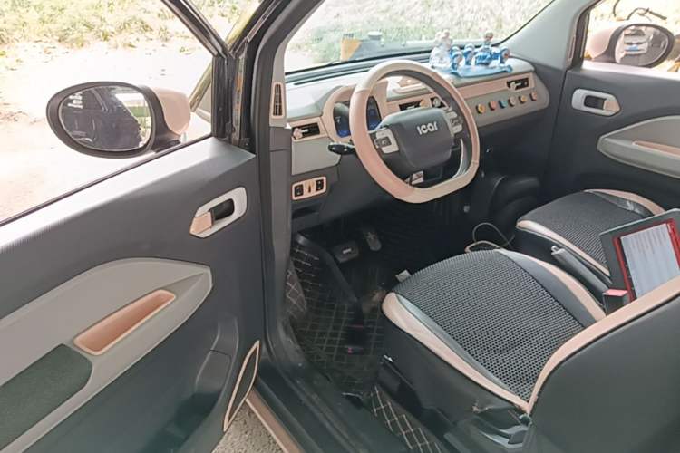 Used Chery QQ Ice Cream 2022 170km Sundae Phosphate Lithium-Ion Driver Seat